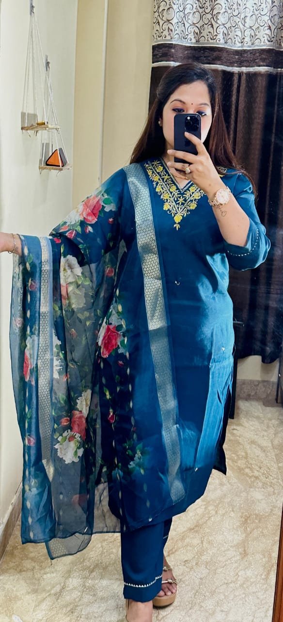 Roman Silk Embroidered Kurta Pant Dupatta Set